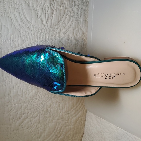 Shoes - Picture 2 of 3